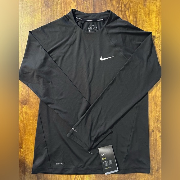 Women’s Nike Swim Black Dri-FIT UPF 40+ NWT - Picture 1 of 2